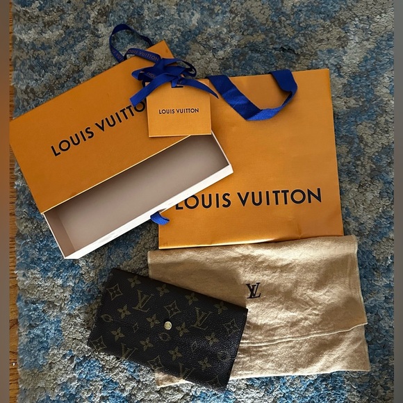 Louis Vuitton Handbags - Louis Vuitton International Wallet